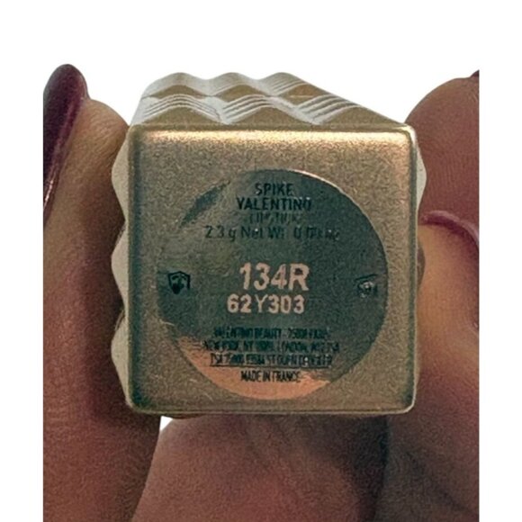 Valentino Spike Ultra Matte Lipstick in 134R Couture in the Streets - Picture 5 of 5